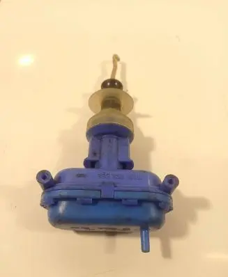 Audi 80 90 S2 B4 Central locking vacuum pump 893862153D