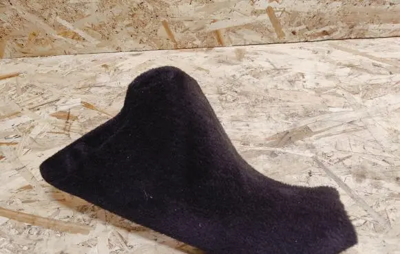 Foot area side trim