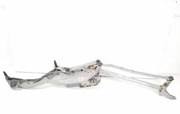 Mercedes-Benz CLS C219 Front wiper linkage and motor A2198200240