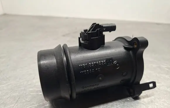 BMW 5 F10 F11 Mass air flow meter 11618506359 1161850635903