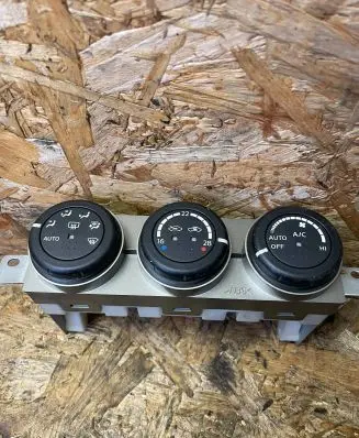 Nissan X-Trail T30 Climate control unit 27500ES61A A0200049B01000