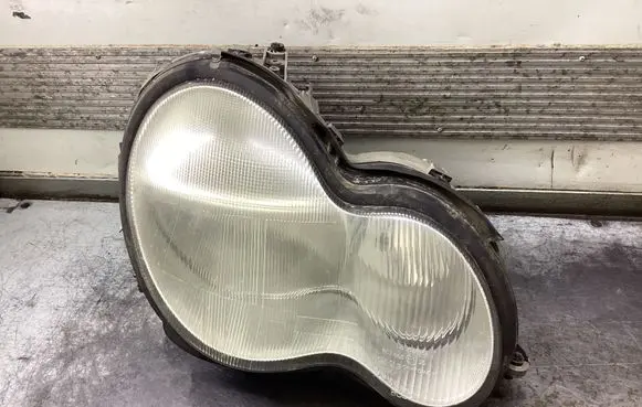 Mercedes-Benz C W203 Headlight/headlamp 0301166202 A2038200261