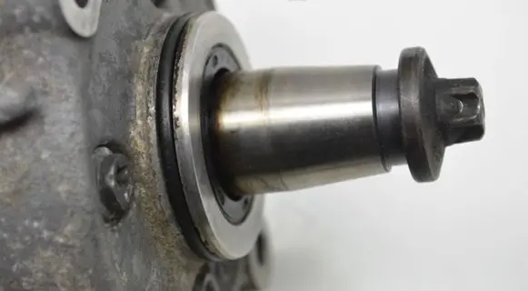 Mini Cooper Countryman R60 Fuel injection high pressure pump 7823452