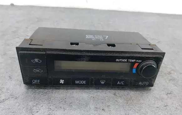 Nissan X-Trail T30 Climate control/heater control trim 275008H802