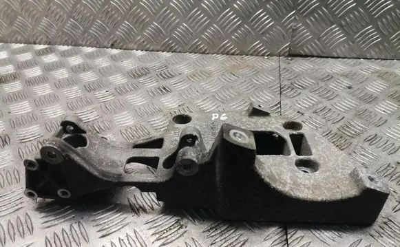 Volkswagen PASSAT B6 Generator/alternator bracket 06f903143f