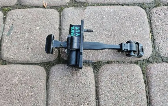 Opel Mokka B Rear door check strap stopper 5O5P5L5E5X0029