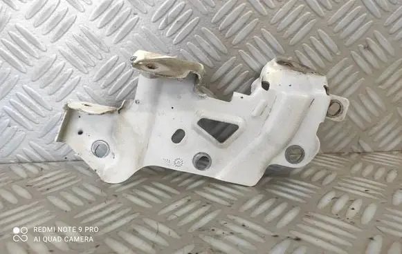 Fiat Doblo Fender mounting bracket