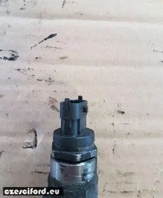 Volvo S80 Fuel pressure sensor 