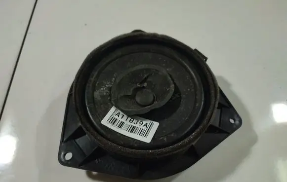 Toyota Avensis T250 Front door speaker 8616002380