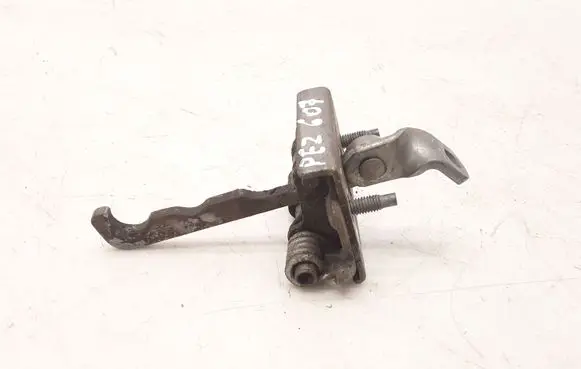 Peugeot 607 Rear door check strap stopper