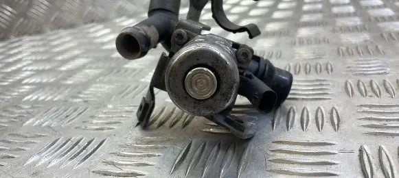 Mercedes-Benz E W212 Coolant heater control valve A6512000431