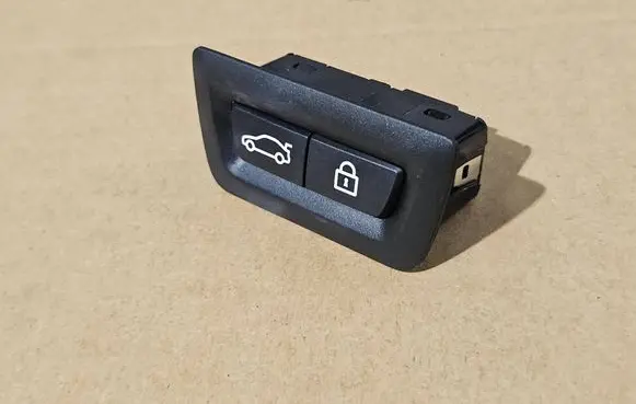 BMW X5 F15 Tailgate/boot open switch button 9275121