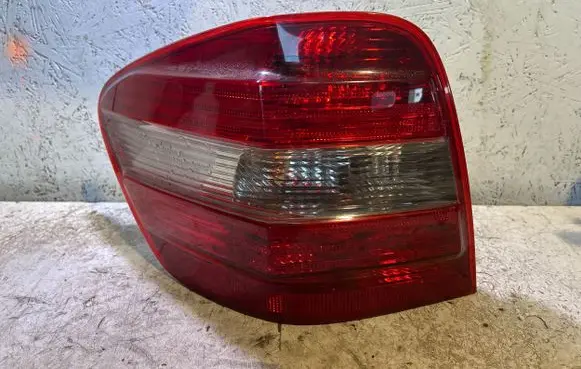 Mercedes-Benz ML W164 Rear/tail lights A164820196401 8D87231513