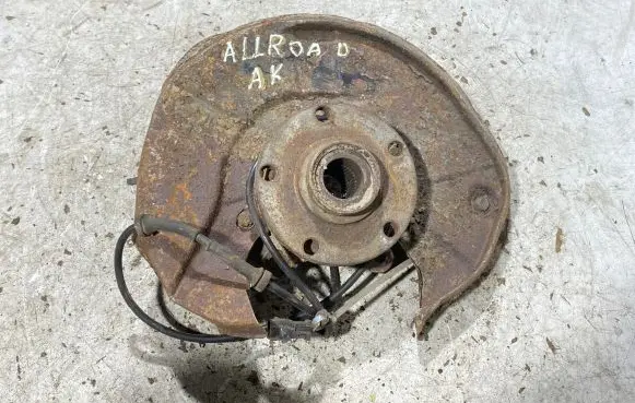 Audi A6 Allroad C5 Rear wheel hub spindle/knuckle 