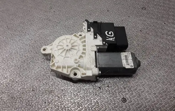 Volkswagen PASSAT B6 Rear door window regulator motor 1K0959703P