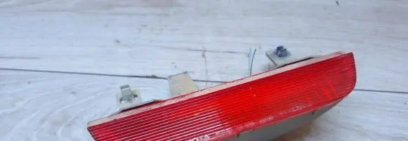 Toyota Yaris Third/center stoplight 52030