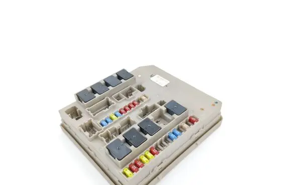 Renault Clio III Fuse module 902663A
