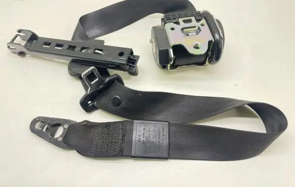 Audi A4 S4 B7 8E 8H Front seatbelt 8E0857705F 601916200C 115022006