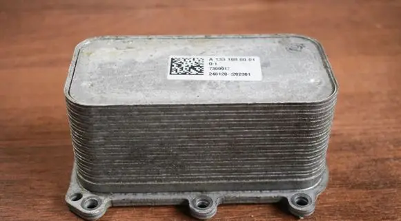 Mercedes-Benz A W177 Engine oil radiator A1331880001