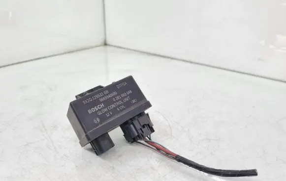 Glow plug pre-heat relay