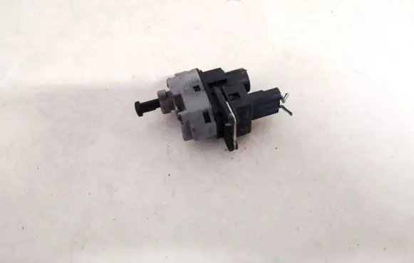 Ford Mondeo Mk III Brake pedal sensor switch 1s7t13480aa 1s7t-13480-aa