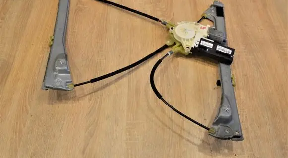 Renault Laguna III Front door window regulator with motor 