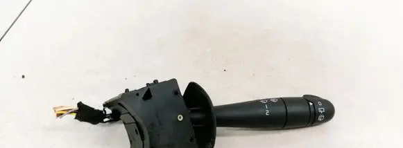 Dacia Sandero Wiper control stalk 8200792584 901057666