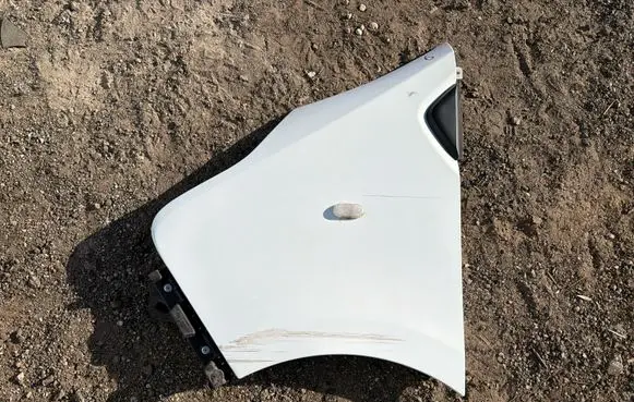 Opel Vivaro Fender 
