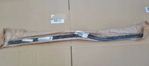 Volkswagen Golf VII Rubber seal loading door 1821452