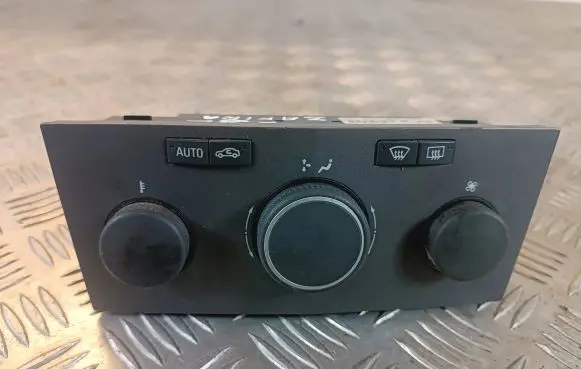 Opel Zafira B Climate control unit 0AM7504C68 13168100 901512570000