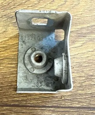 Renault Master III Fender mounting bracket 625260009r