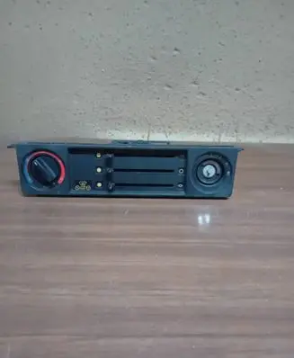 BMW 5 E28 Climate control unit 1375098