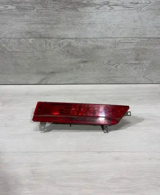 Tailgate rear/tail lights