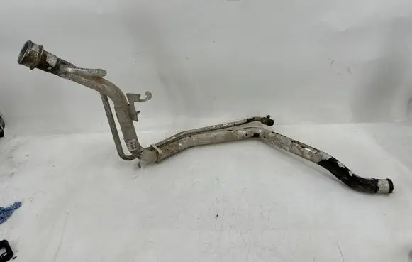 Volvo V70 Fuel tank filler neck pipe 31261664