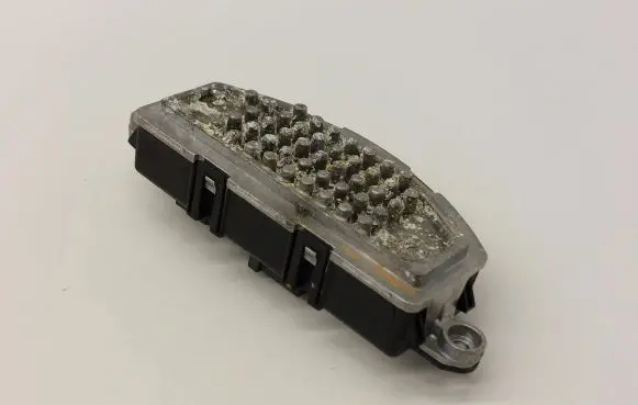 Volkswagen PASSAT B8 Heater blower motor/fan resistor 3Q0907521A