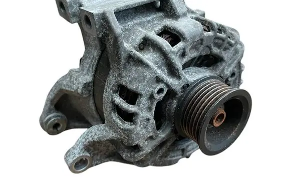 Opel Insignia B Generator/alternator 39047352 F000BL08D8 180304