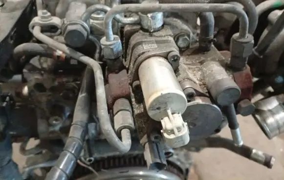Toyota Avensis T270 Fuel injection high pressure pump 221000R040