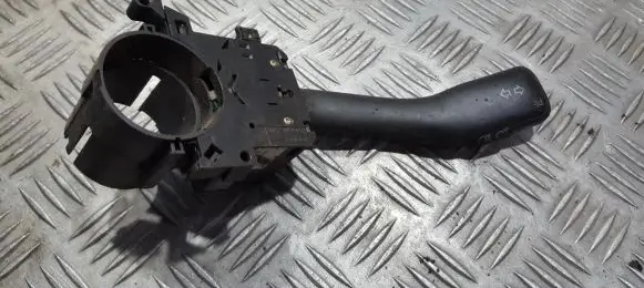 Volkswagen Golf IV Indicator stalk 8L0953513