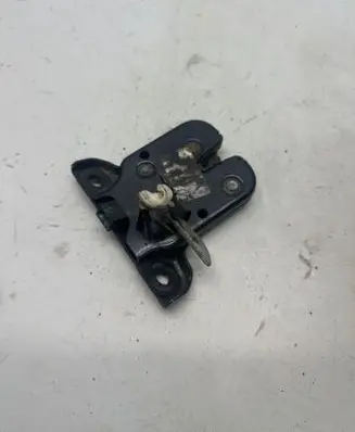 Audi A4 S4 B6 8E 8H Tailgate/trunk/boot lock/catch/latch 4B9827505M