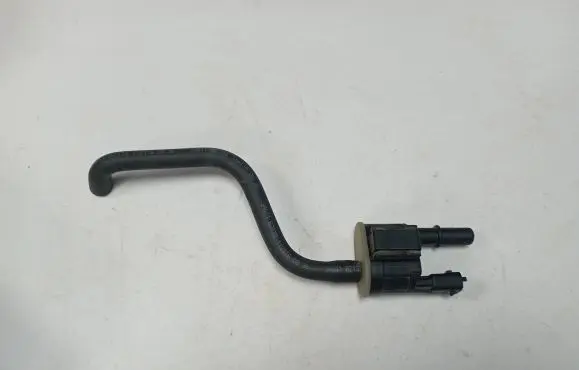 Chrysler Pacifica Breather/breather pipe/hose 04627694AA 1356C1390A