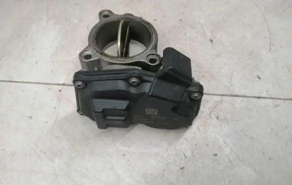 BMW 5 F10 F11 Throttle valve 1354781075202 10378517 04920