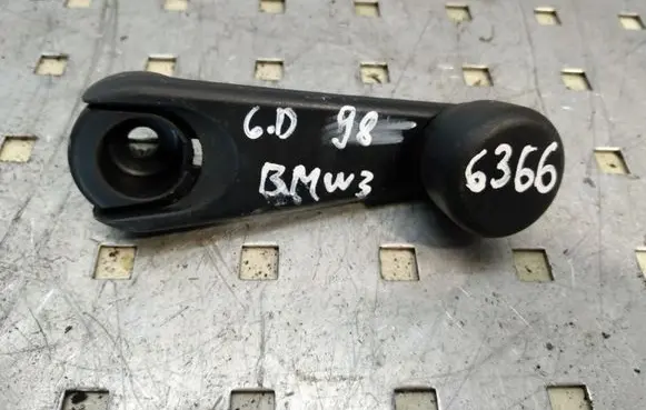 BMW 3 E46 Rear door window winding handle 81225032
