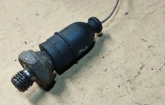 Chrysler PT Cruiser Oil pressure sensor 