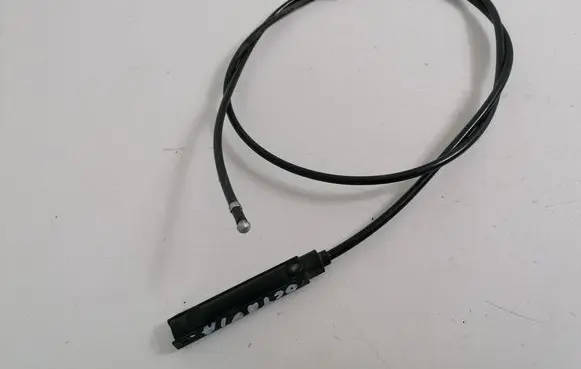 Skoda Octavia Mk2 (1Z) Engine bonnet/hood lock release cable 1Z0823535