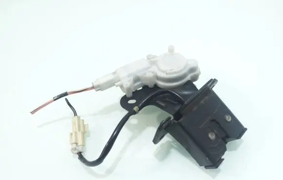 Mazda 3 I Tailgate/trunk/boot lock/catch/latch