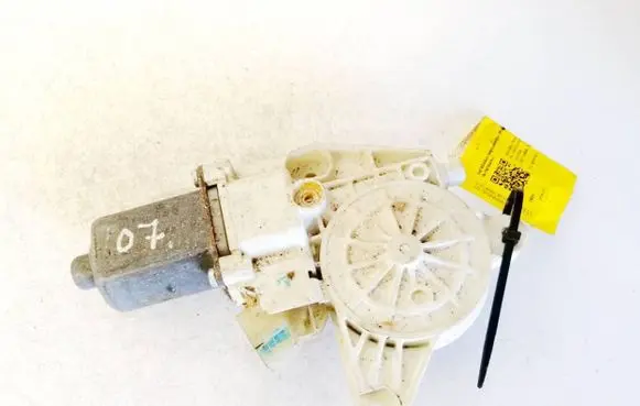 Mercedes-Benz ML W164 Front door window regulator motor A2518200742 997082102