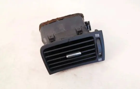Toyota Avensis T250 Dash center air vent grill 6247105080 62471-05080