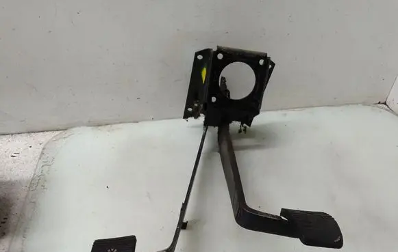 Volkswagen I LT Pedal assembly
