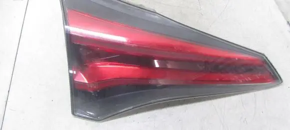 Toyota RAV 4 (XA40) Tailgate rear/tail lights 81590-42031