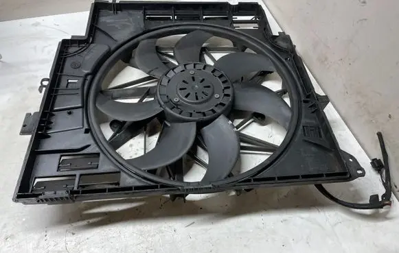 BMW X3 F25 Radiator cooling fan shroud 18799910 7593847 M149990B